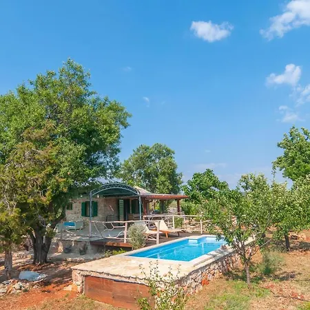 Beautiful In Stari Grad With Wifi Дом отдыха Стари Град
