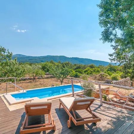 Beautiful In Stari Grad With Wifi Дом отдыха Стари Град