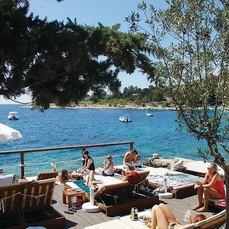 Дом отдыха Beautiful In Stari Grad With Wifi