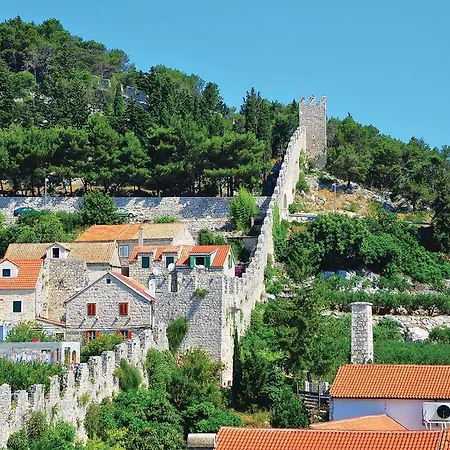 Дом отдыха Beautiful In Stari Grad With Wifi *