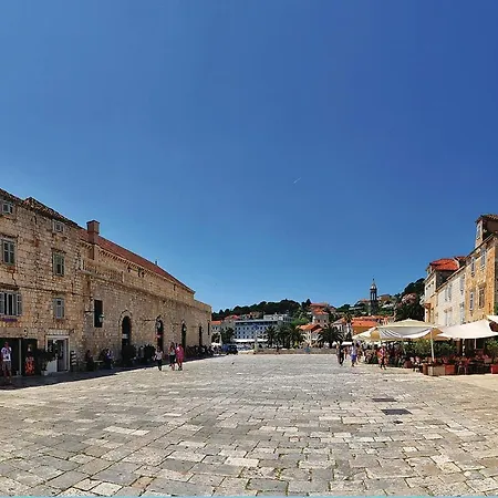 Beautiful In Stari Grad With Wifi Дом отдыха *